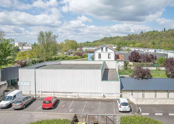 Le Raymond - Appartement Proche Du Centre Sportif, Des Rives De L\'Allier Et Du Centre-Ville - Parking