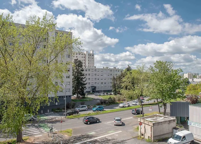 Le Raymond - Appartement Proche Du Centre Sportif, Des Rives De L\'Allier Et Du Centre-Ville - Parking