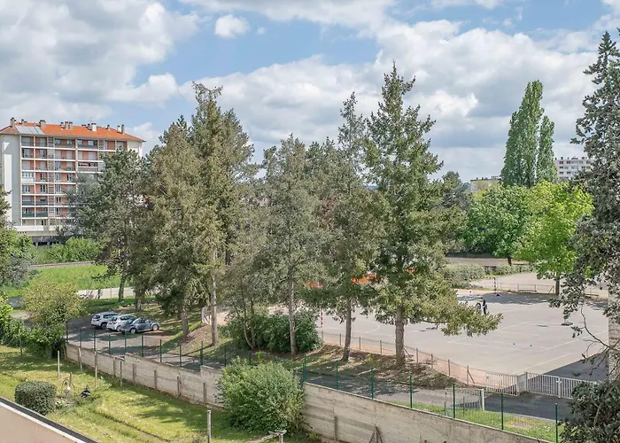 Le Raymond - Appartement Proche Du Centre Sportif, Des Rives De L\'Allier Et Du Centre-Ville - Parking