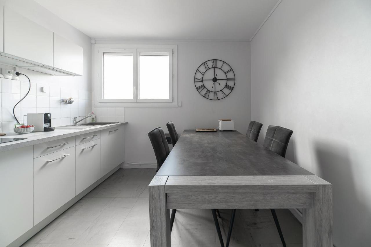 Le Raymond: Centrally Located With Parking Apartment Vichy