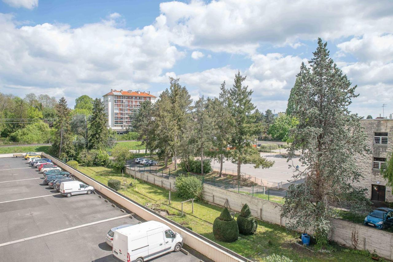 Le Raymond - Proche Du Centre Sportif, Des Rives De L'allier Et Du Centre-ville - Parking
