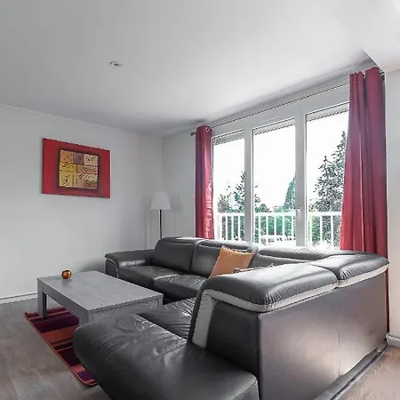 Le Raymond: Centrally Located Apartment with Parking Vichy Exterior photo