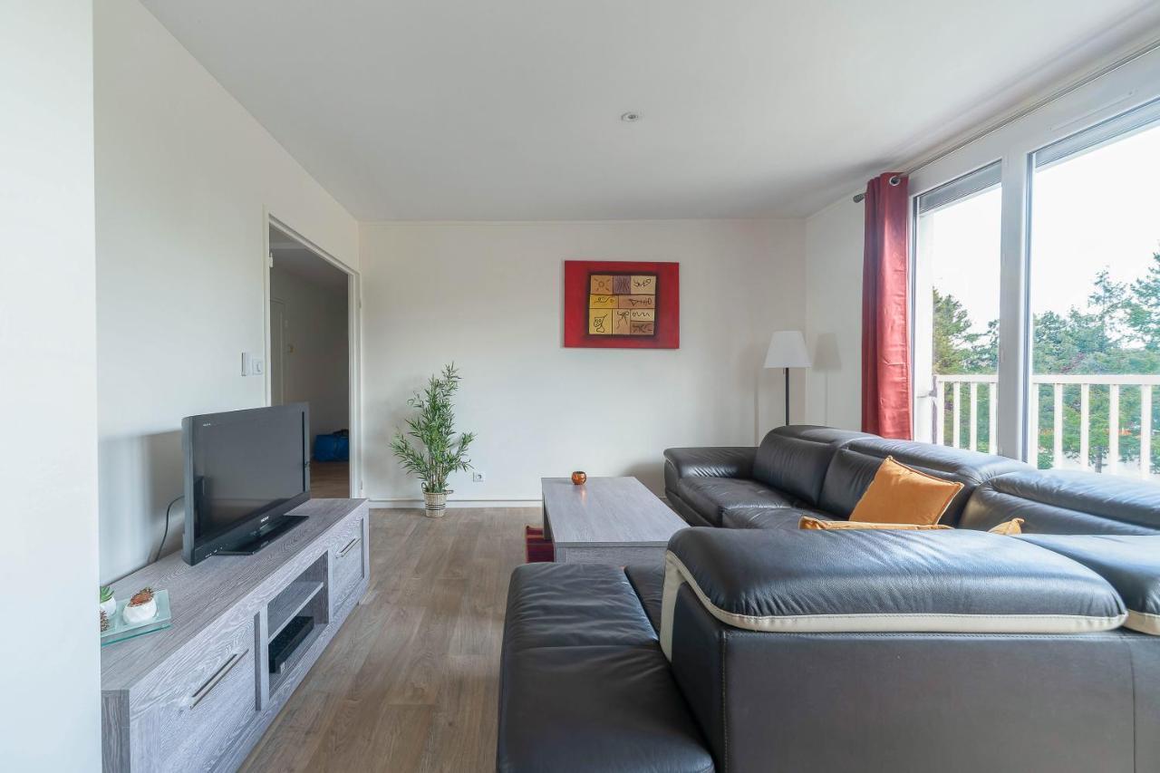 Appartement Le Raymond - Proche Du Centre Sportif, Des Rives De L'allier Et Du Centre-ville - Parking