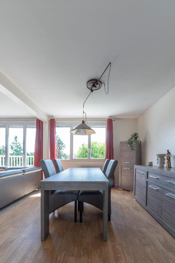Le Raymond: Centrally Located With Parking * Vichy